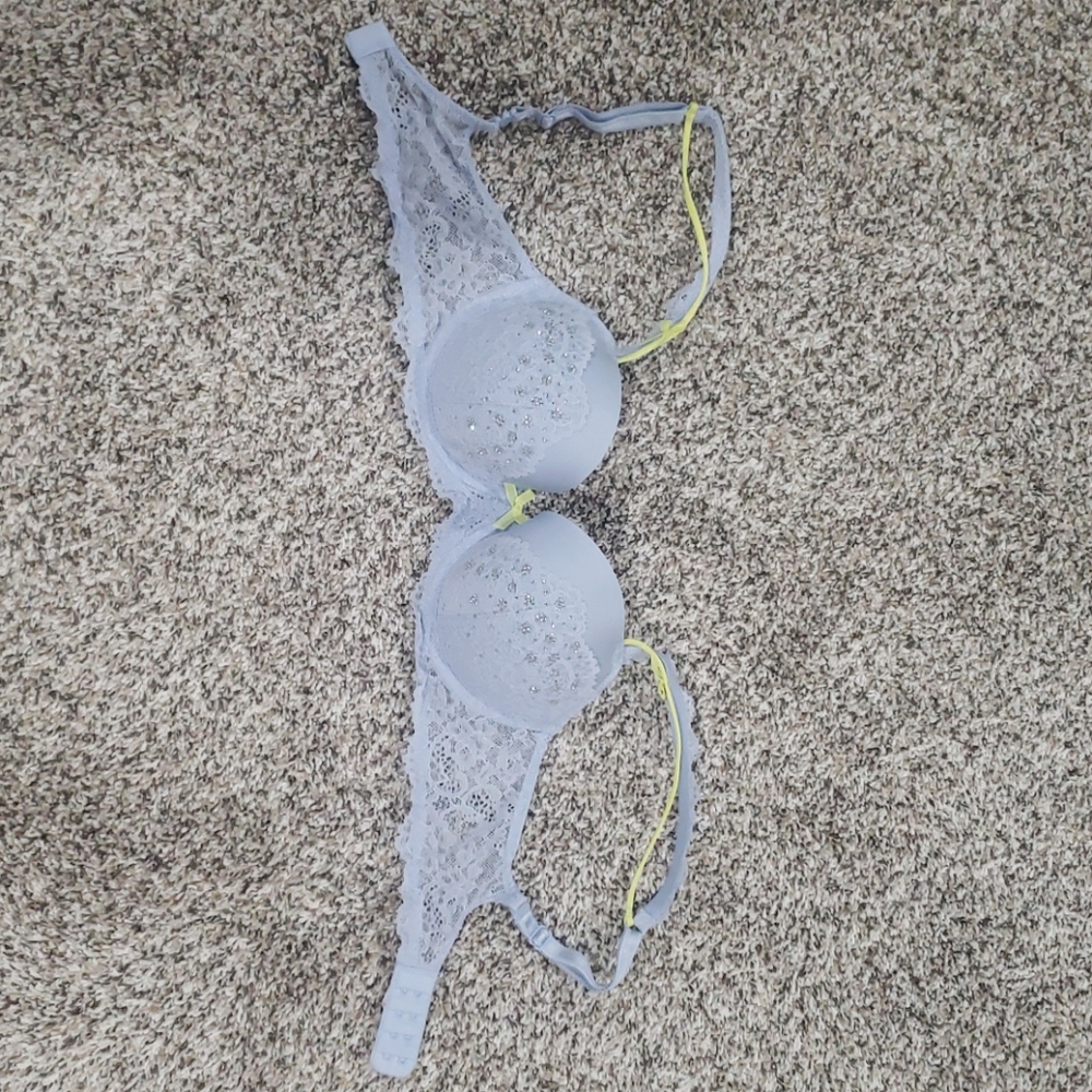 Baby Blue/Yellow Victoria Secret 32D Bra